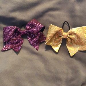 Set of two cheer bows